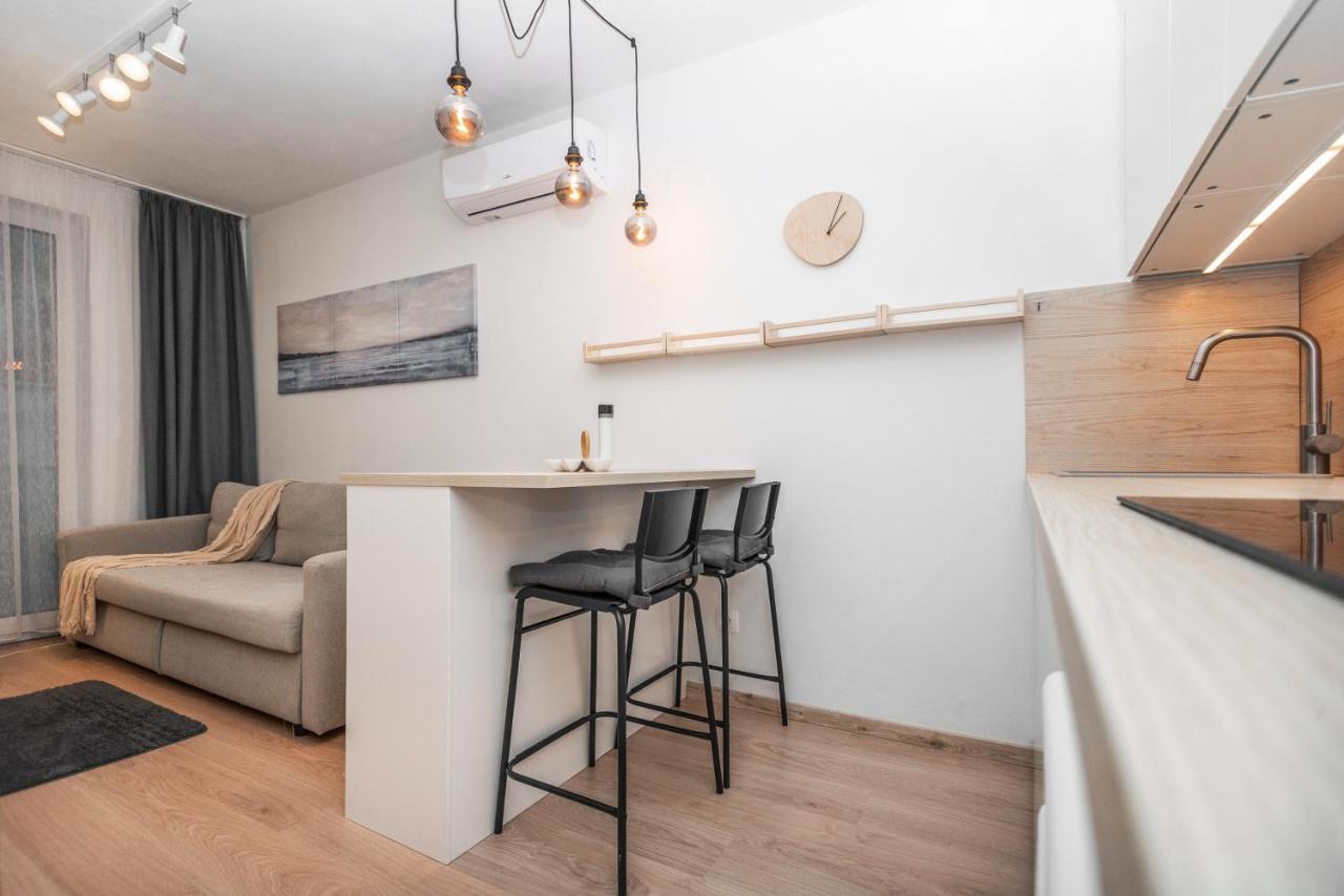 City Center Apartment - Modern & Elegant Bratislava Eksteriør bilde