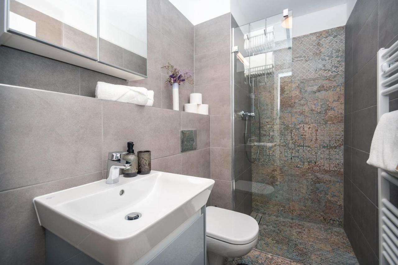 City Center Apartment - Modern & Elegant Bratislava Eksteriør bilde