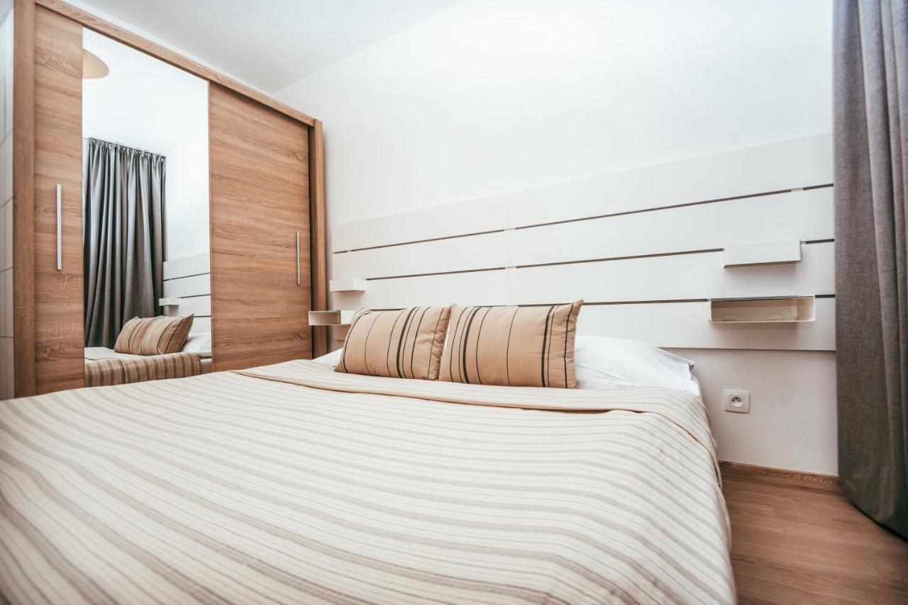 City Center Apartment - Modern & Elegant Bratislava Eksteriør bilde