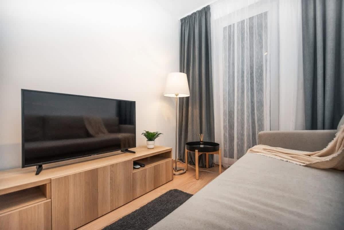 City Center Apartment - Modern & Elegant Bratislava Eksteriør bilde